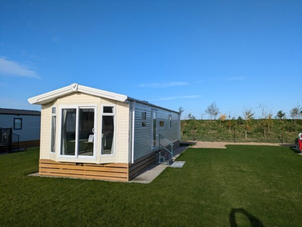 New Willerby Brookwood (38' x 12')