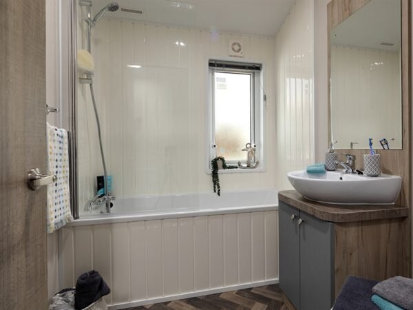 New Willerby Clearwater (40' x 20') - Image 11