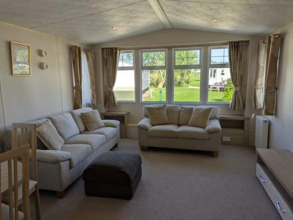 2012 Willerby Granada (38' x 12') - Image 2