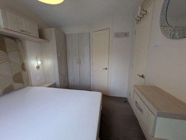 2012 Willerby Granada (38' x 12') - Image 6