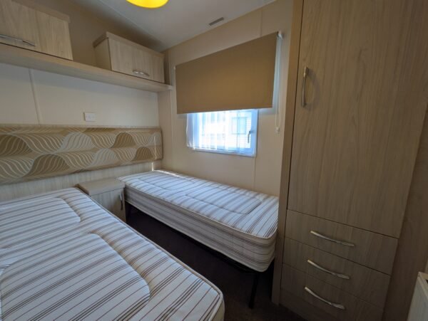 2012 Willerby Granada (38' x 12') - Image 9