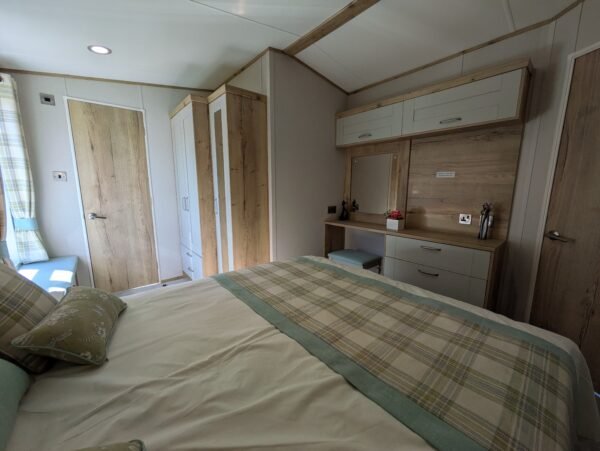 New ABI Pinewood (40' x 14') - Image 7