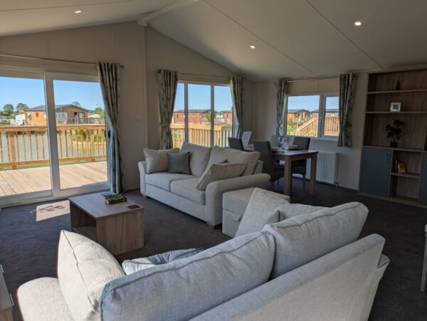 New Willerby Clearwater (40' x 20') - Image 4