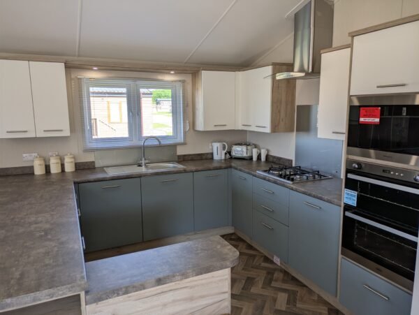 New Willerby Clearwater (40' x 20') - Image 5