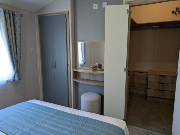 New Willerby Clearwater (40' x 20') - Image 7