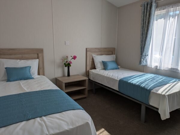 New Willerby Clearwater (40' x 20') - Image 9