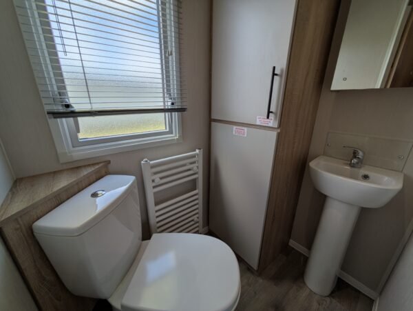 2021 Willerby Manor (38' x 12') - Image 10