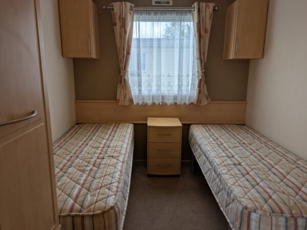2011 Willerby Rio Gold (37' x 12') - Image 9