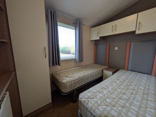 2011 Willerby Granada (38' x 12') - Image 9