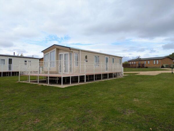 2014 BK Grosvenor (37' x 12')