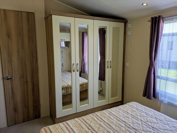 2014 BK Grosvenor (37' x 12') - Image 9