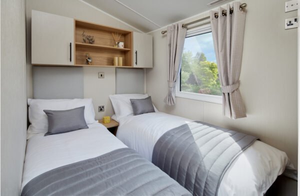 New Willerby Manor (38' x 12') - Image 8